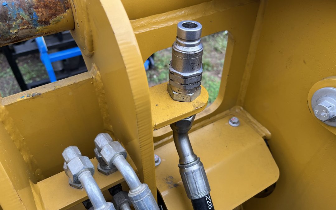 Flat Faced Hydraulic Coupler on Wheel Loader